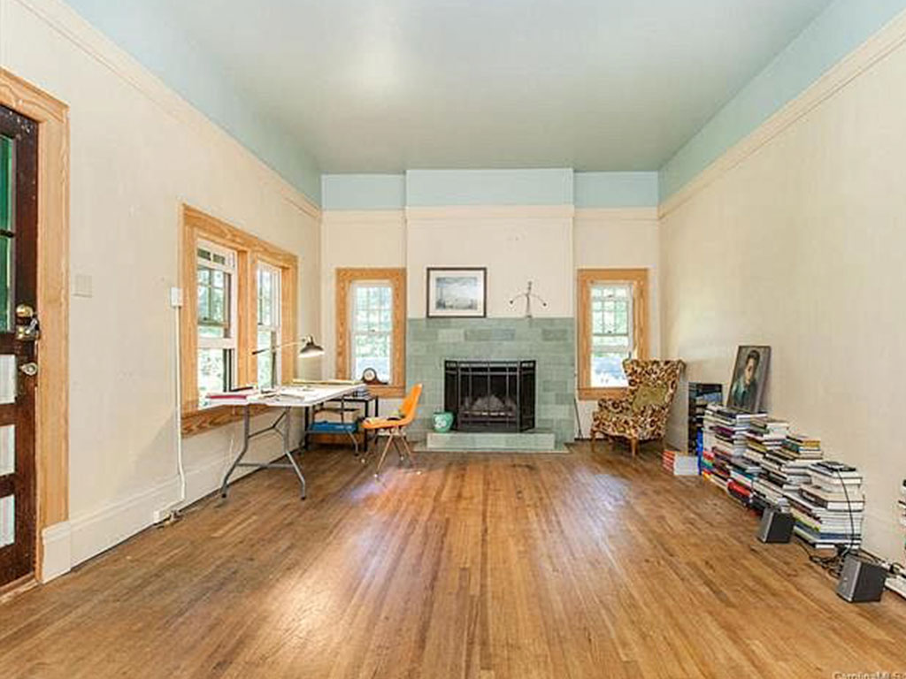 Living room at 125 Naples Road before homes staging